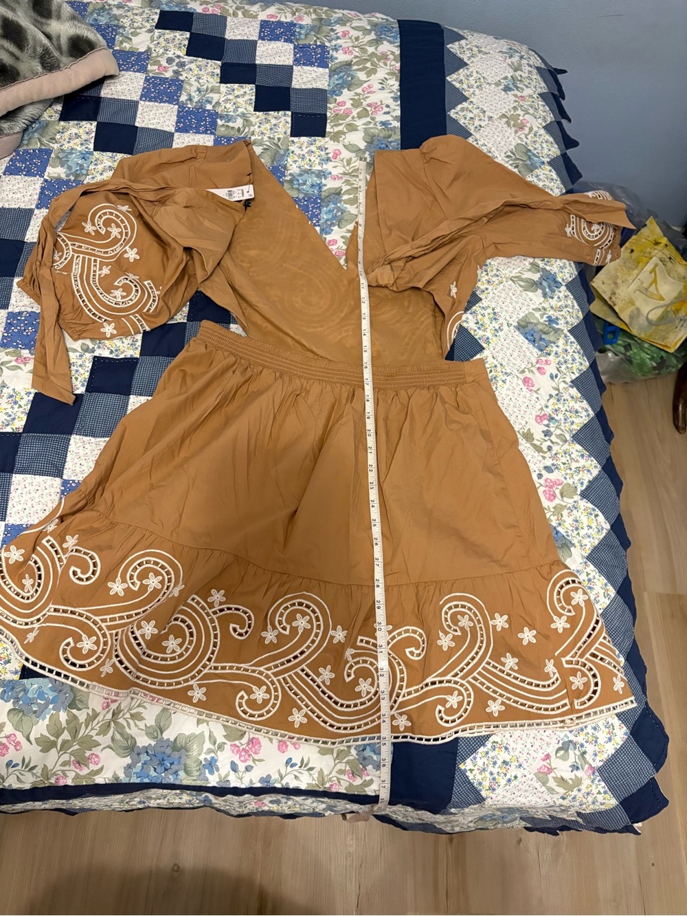 NWT Express Embroidered Eyelet
V-Neck Tie Back Mini Dress 3/4 sleeves Size L. - Picture 11 of 14